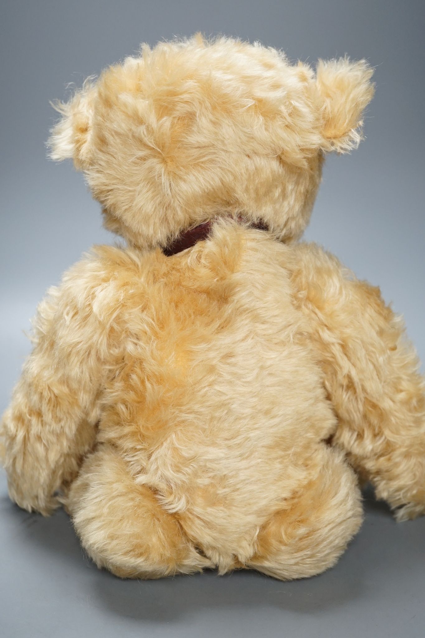 A Steiff teddy bear, 2000, with box and certificate, Limited Edition 43cm